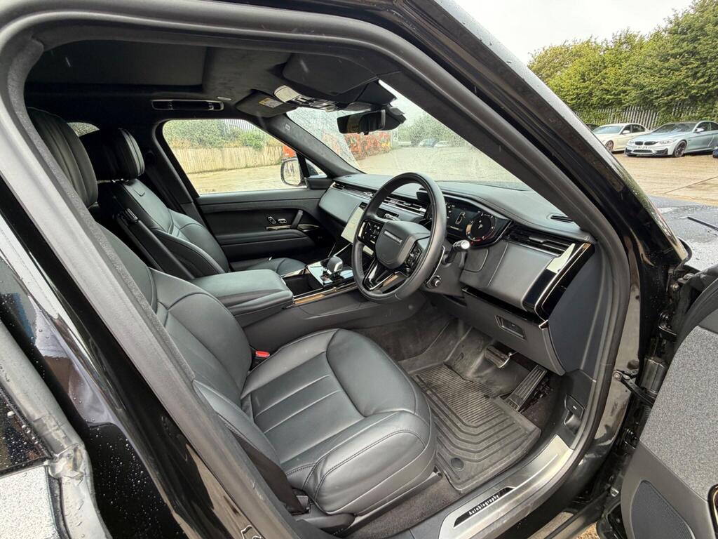 Photo 5 — LAND ROVER