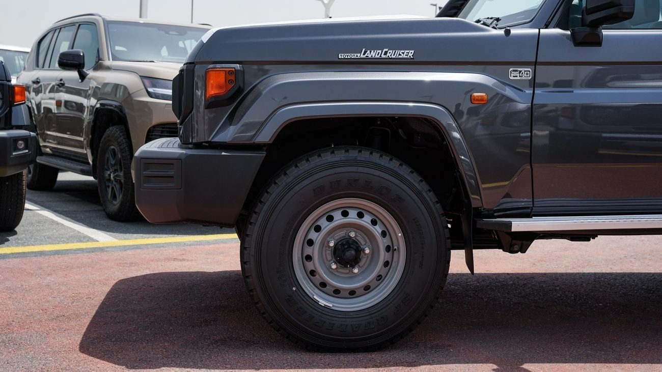 Photo 1 — TOYOTA LAND CRUISER