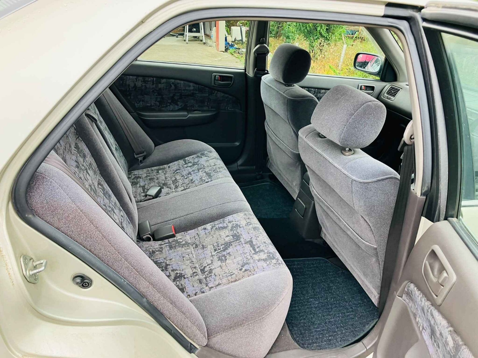 Photo 3 — TOYOTA CORONA PREMIO